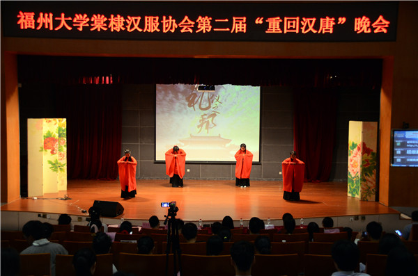 开场舞 王旭东摄