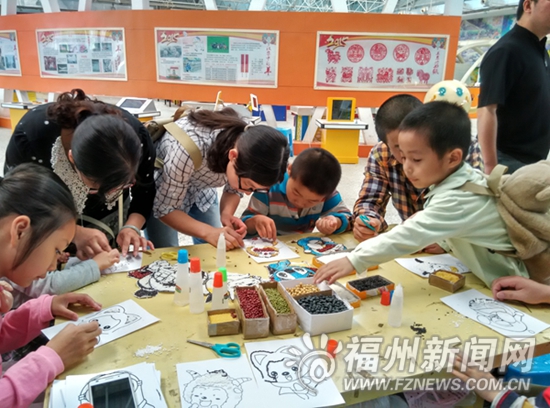 福州科技馆:大学生摆摊玩创意 亲子手工活乐翻天 福州科技馆:大学生摆摊玩创意 亲子手工活乐翻天