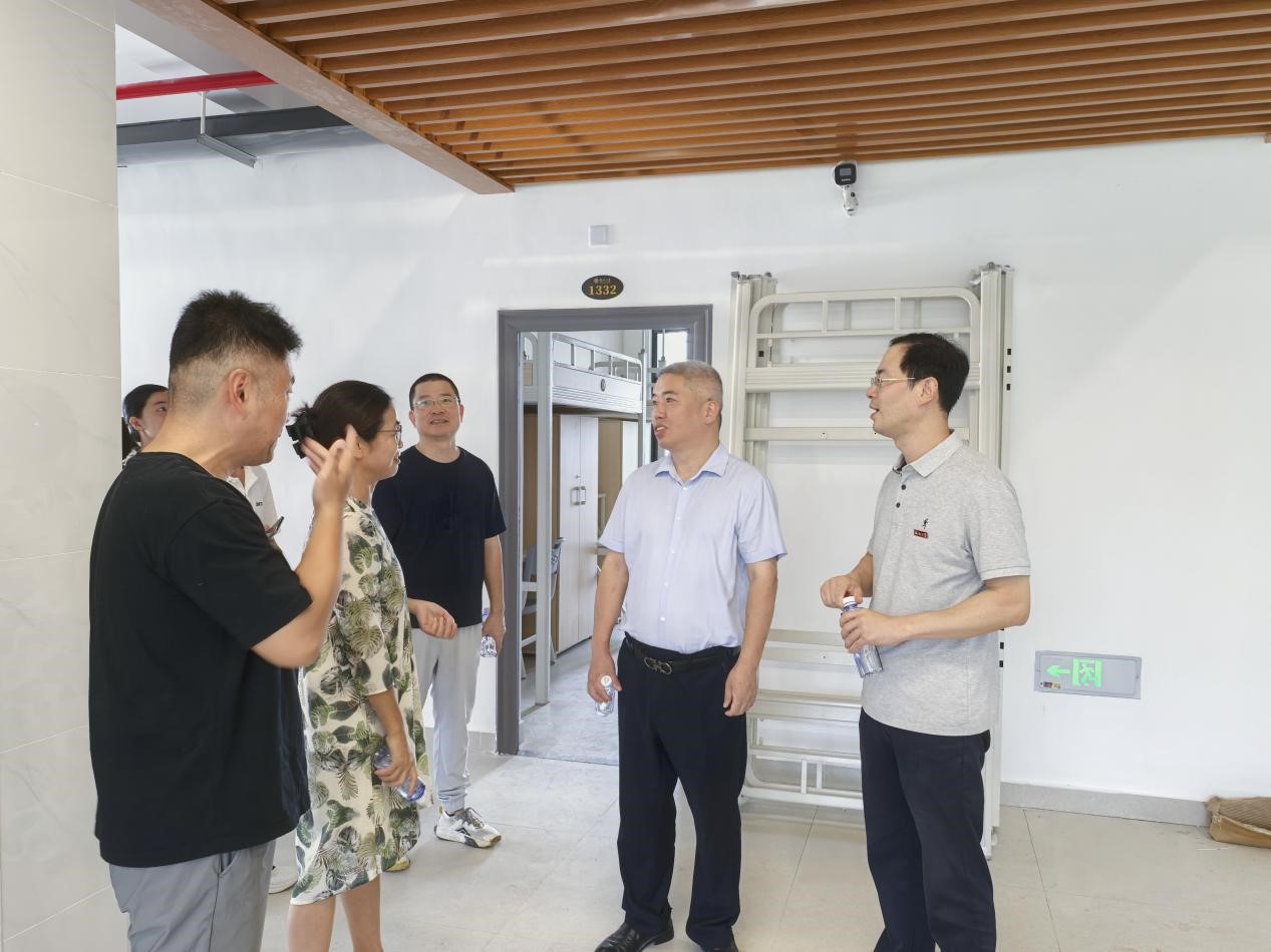 20250818邱挺副校长调研工程执行情况.jpg