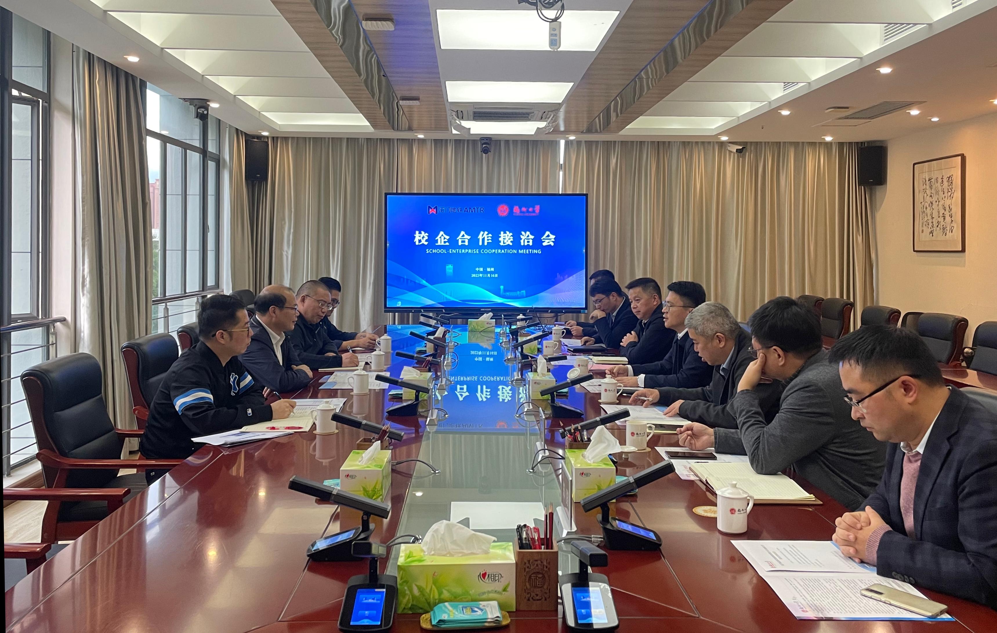 20231116校企合作接洽会现场茹晓冬.jpg