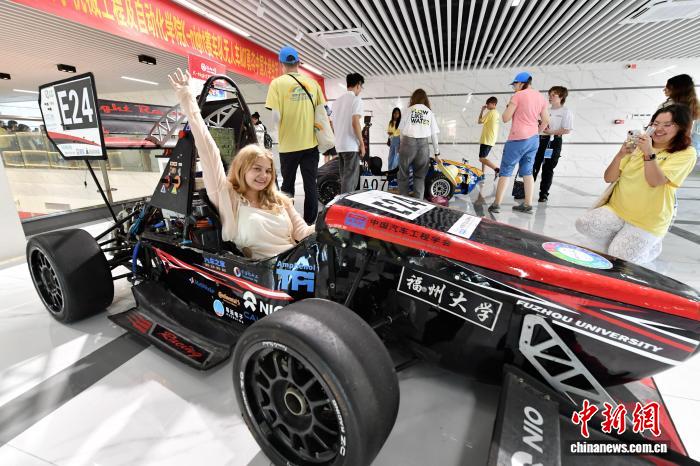 外国大学生走进福州大学参观交流