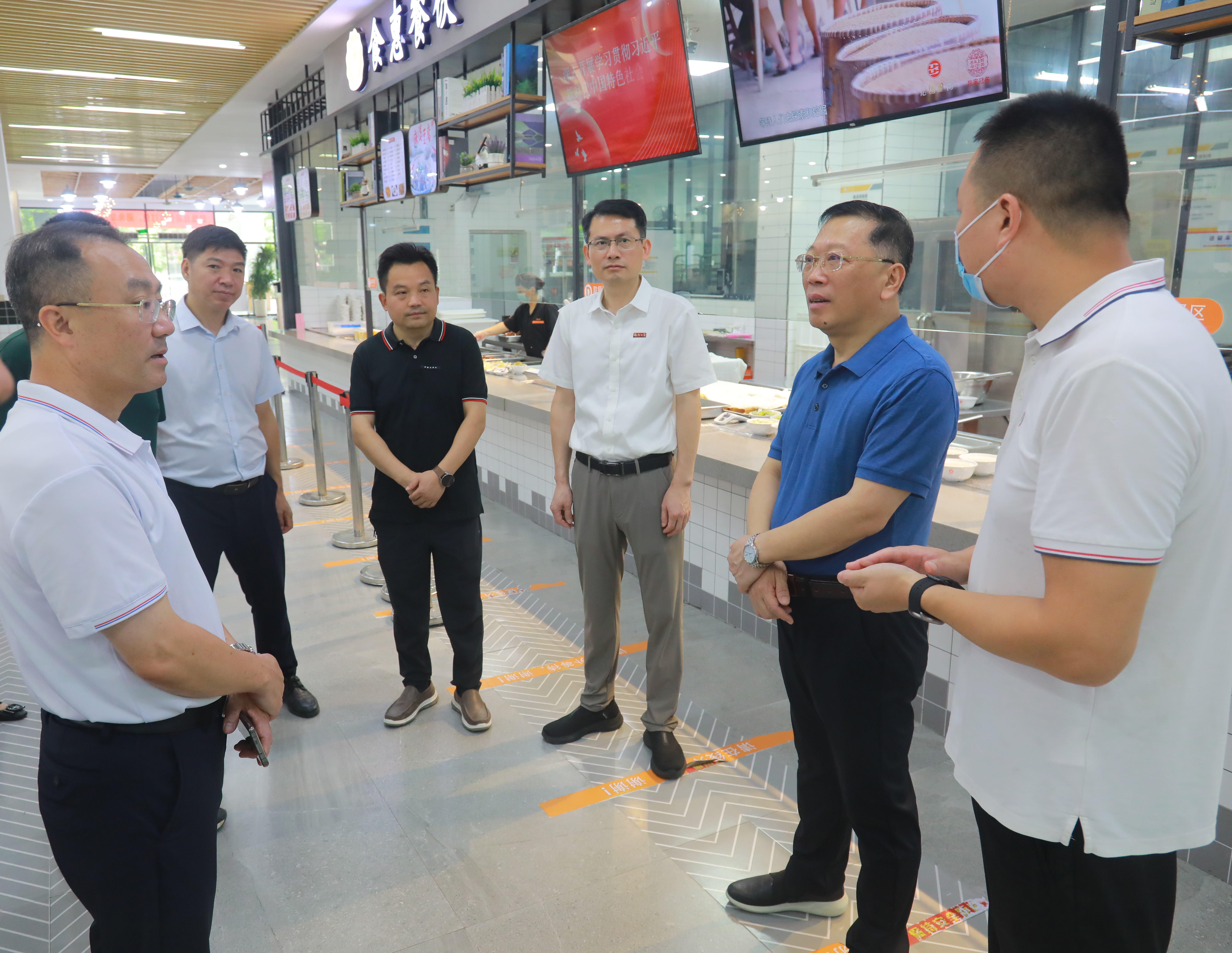 陈国龙书记检查防台风工作 (1).JPG