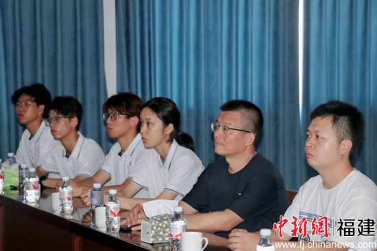 图为座谈会现场。 图为座谈会现场。