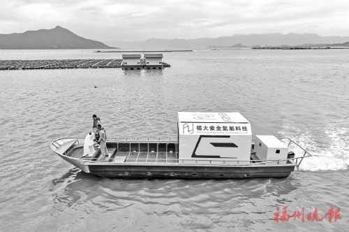 全国首艘氨氢内燃动力船舶试航成功