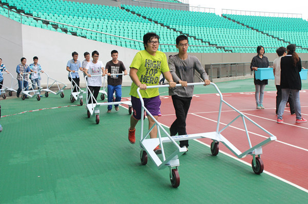 经济与管理学院学子助力首届全国青年运动会1