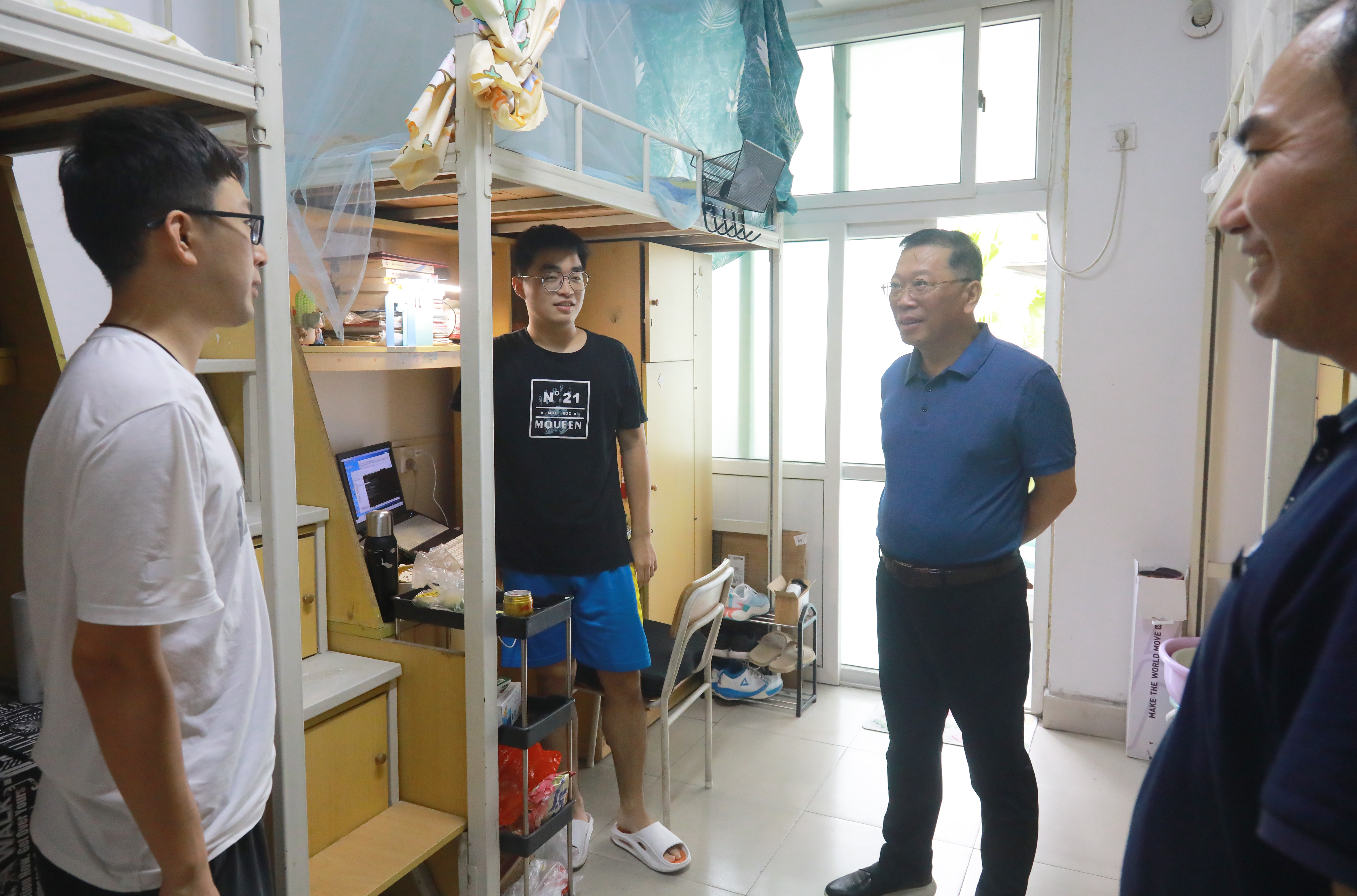 陈国龙书记检查防台风工作 (2).JPG