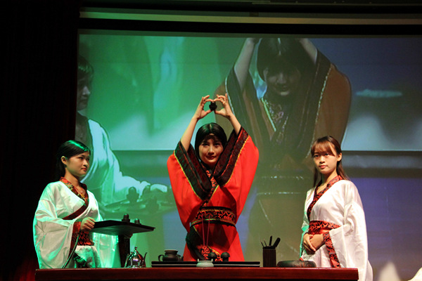 土木学院《墨韵茗香》 郑嘉豪摄