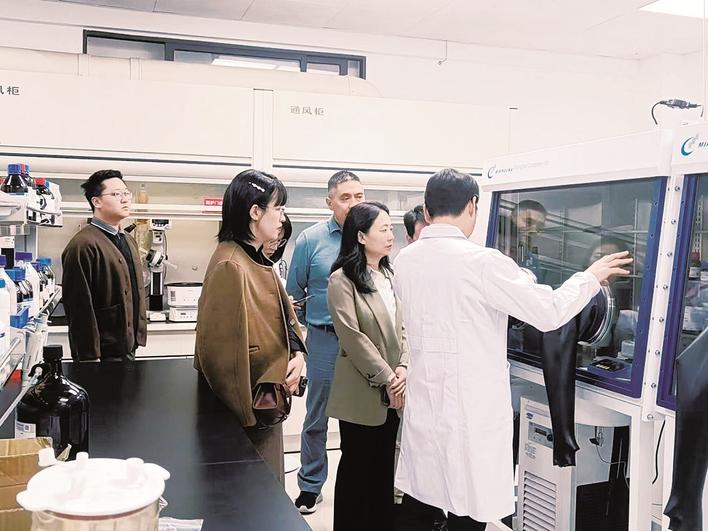 20241125龙文区产业人才学习考察团到福州大学科技园(福州旗山校区)考察交流。.jpg