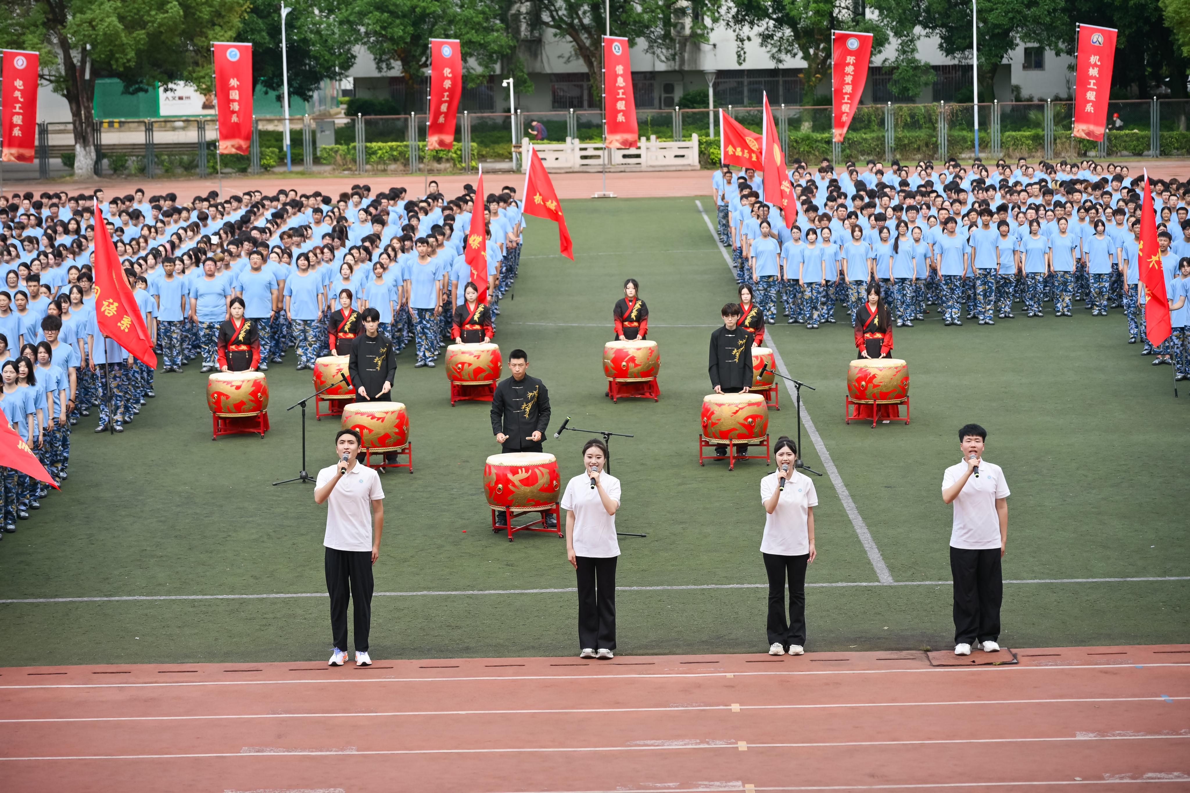 20260914 至诚开学典礼 领诵.jpg
