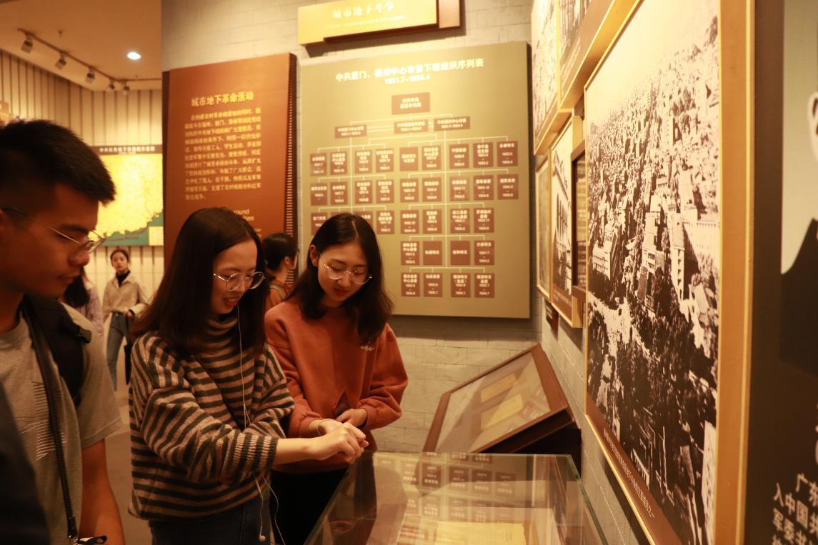 福大学子:观革命史馆怀建国,登鼓山石阶忆五四