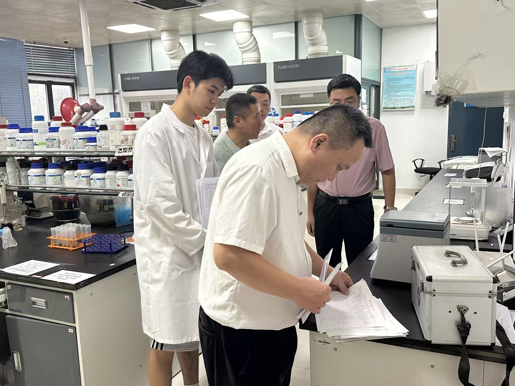 20260828我校开展开学前实验室安全专项检查实验室建设与设备管理处曾双双3jpg