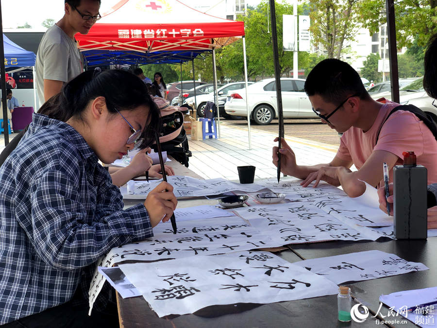 è½¯ç¬ç»æ¯èµç°åºãé«å´æ