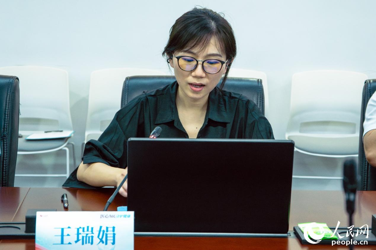 王瑞娟聚焦HER2阳性乳腺癌全身治疗进行分享。人民网 林铭贤摄