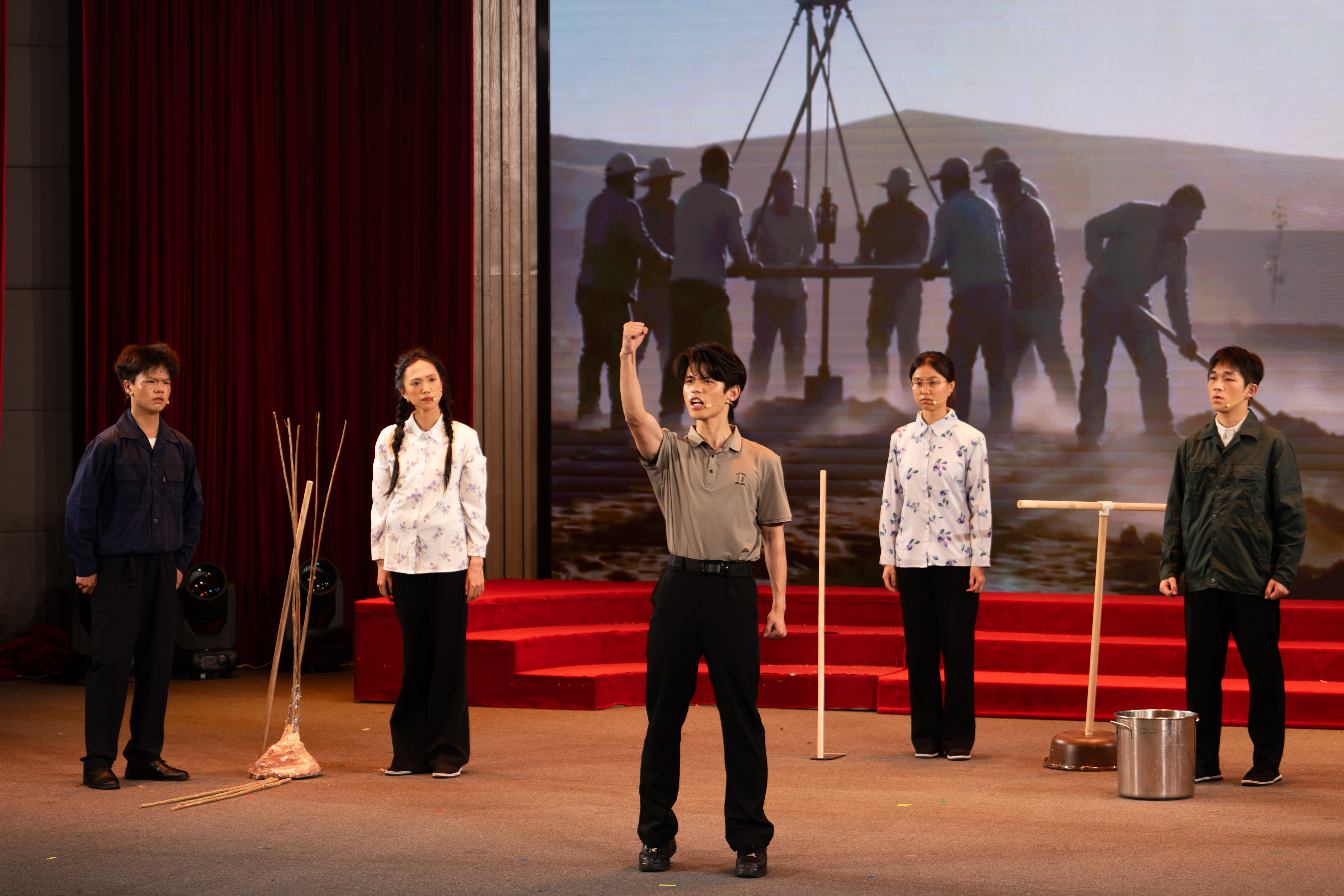 20260510《葡萄成熟时》表演现场薛宸宇.jpg