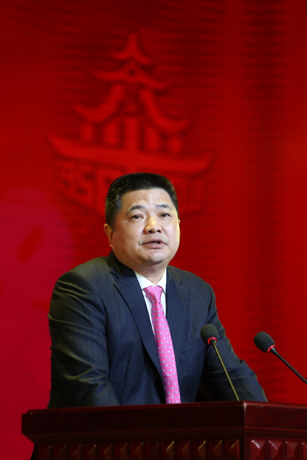 黄其森:做教育医疗,要有信仰,有理想和情怀 黄其森:做教育医疗,要有信仰,有理想和情怀