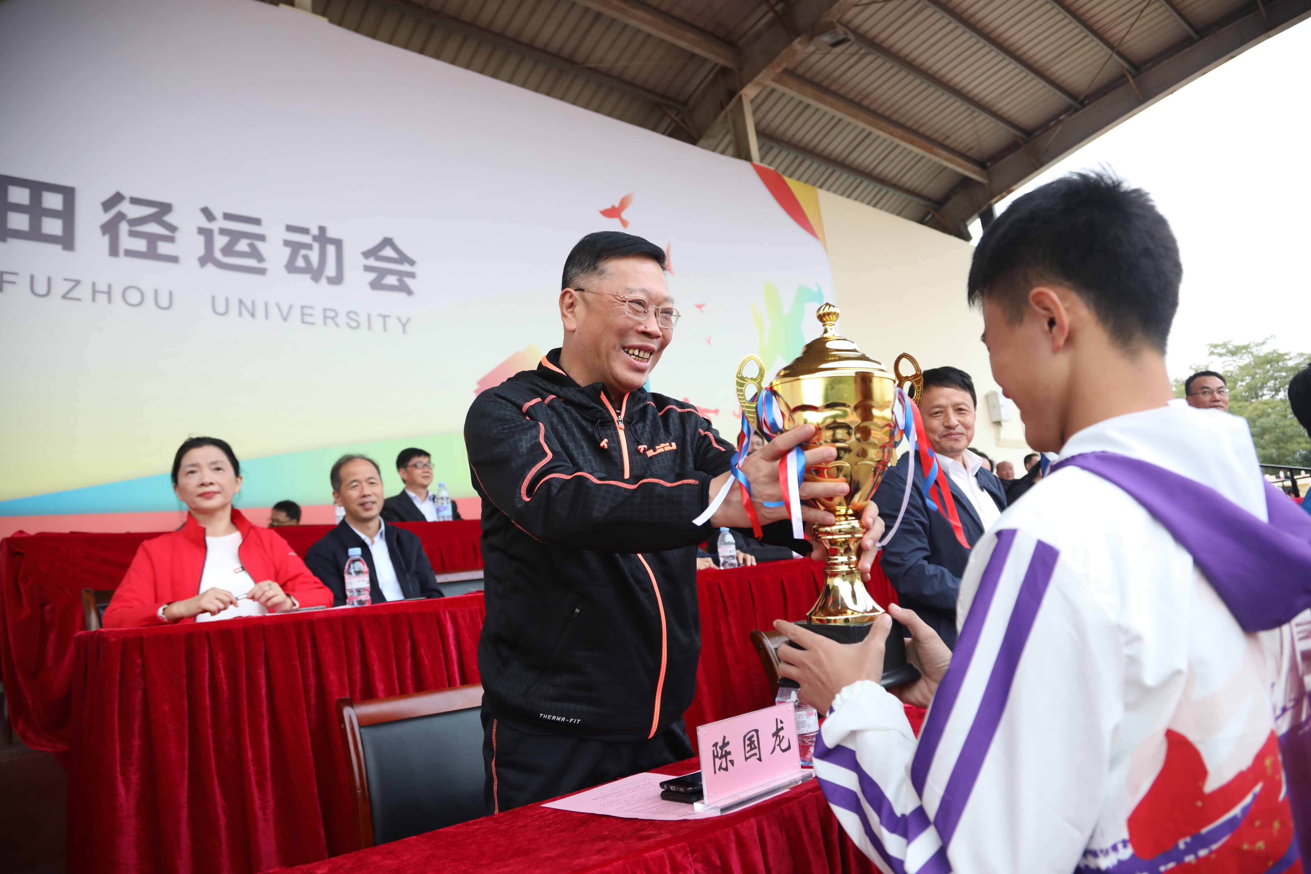 第50届田径运动会圆满落幕 4人3次破3项学生组田径最高记录