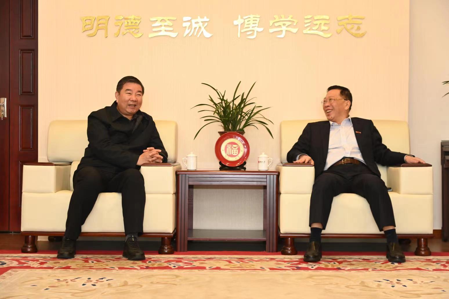经管-现场.jpg 经管-现场.jpg