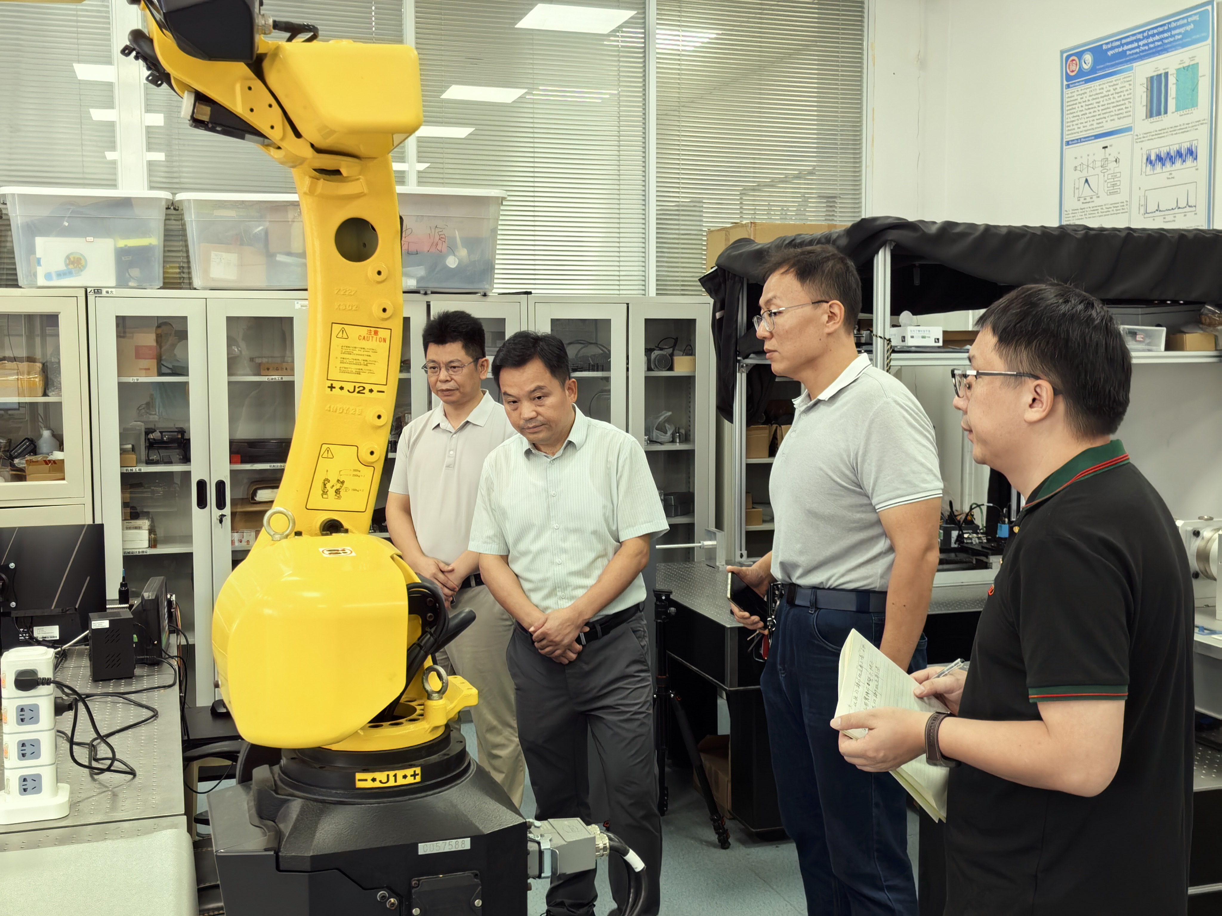 20260908我院开展新学期实验室安全检查1.jpg