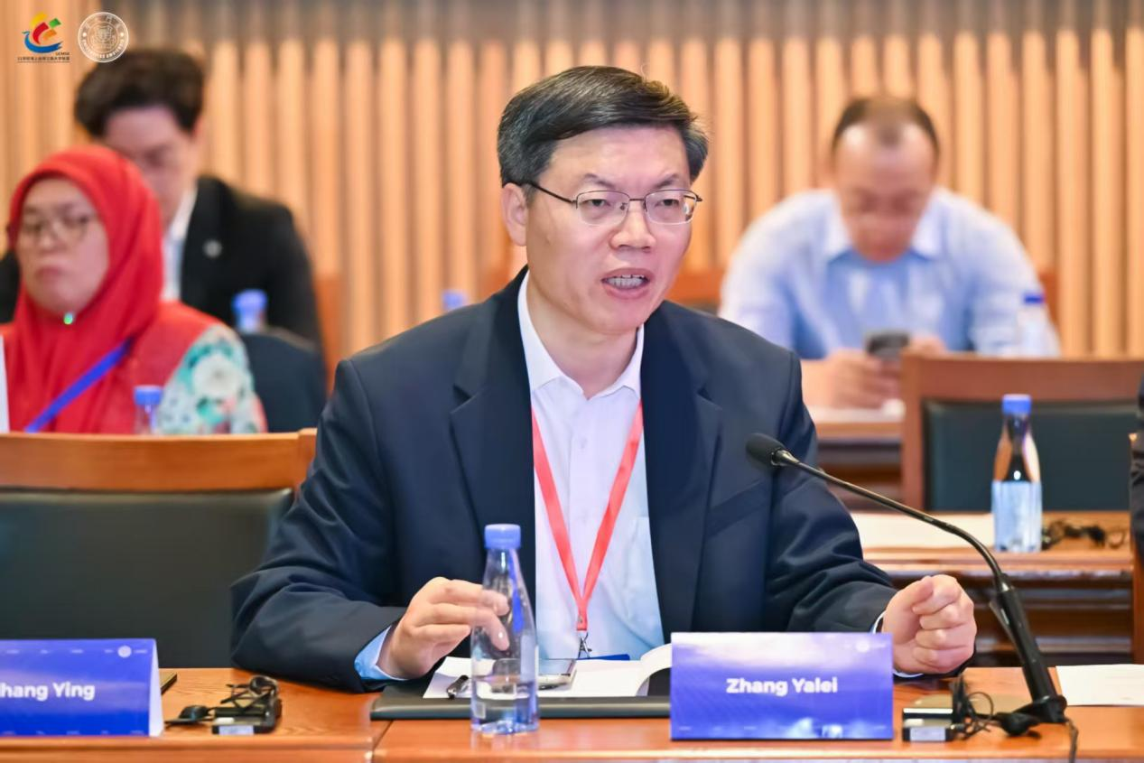20260612张亚雷副校长在海丝会议现场对外处.png