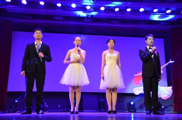 福大人文学院上演才艺与青春的迎新晚会盛宴 福大人文学院上演才艺与青春的迎新晚会盛宴