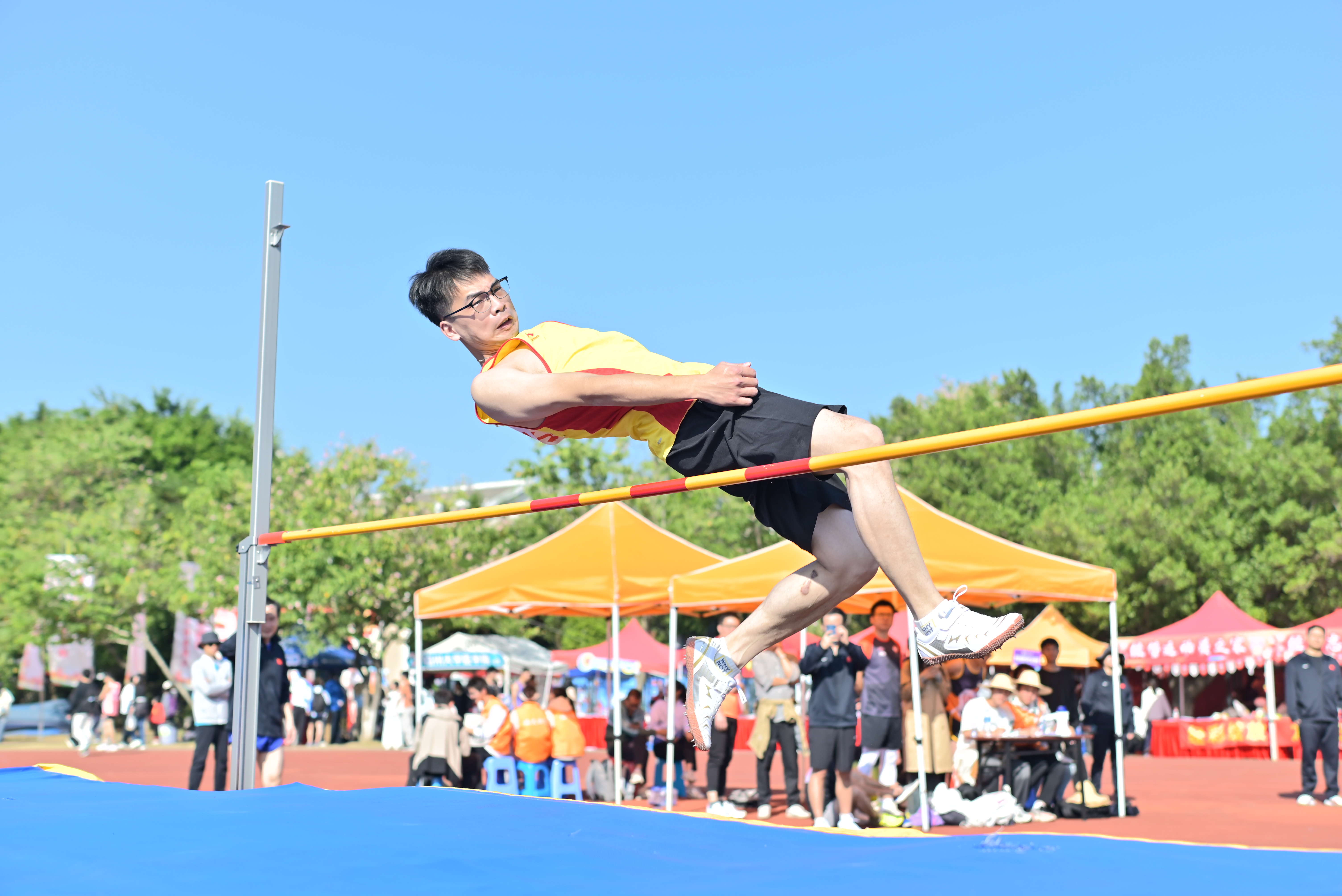 20251115男教青跳高沈靖峰.JPG