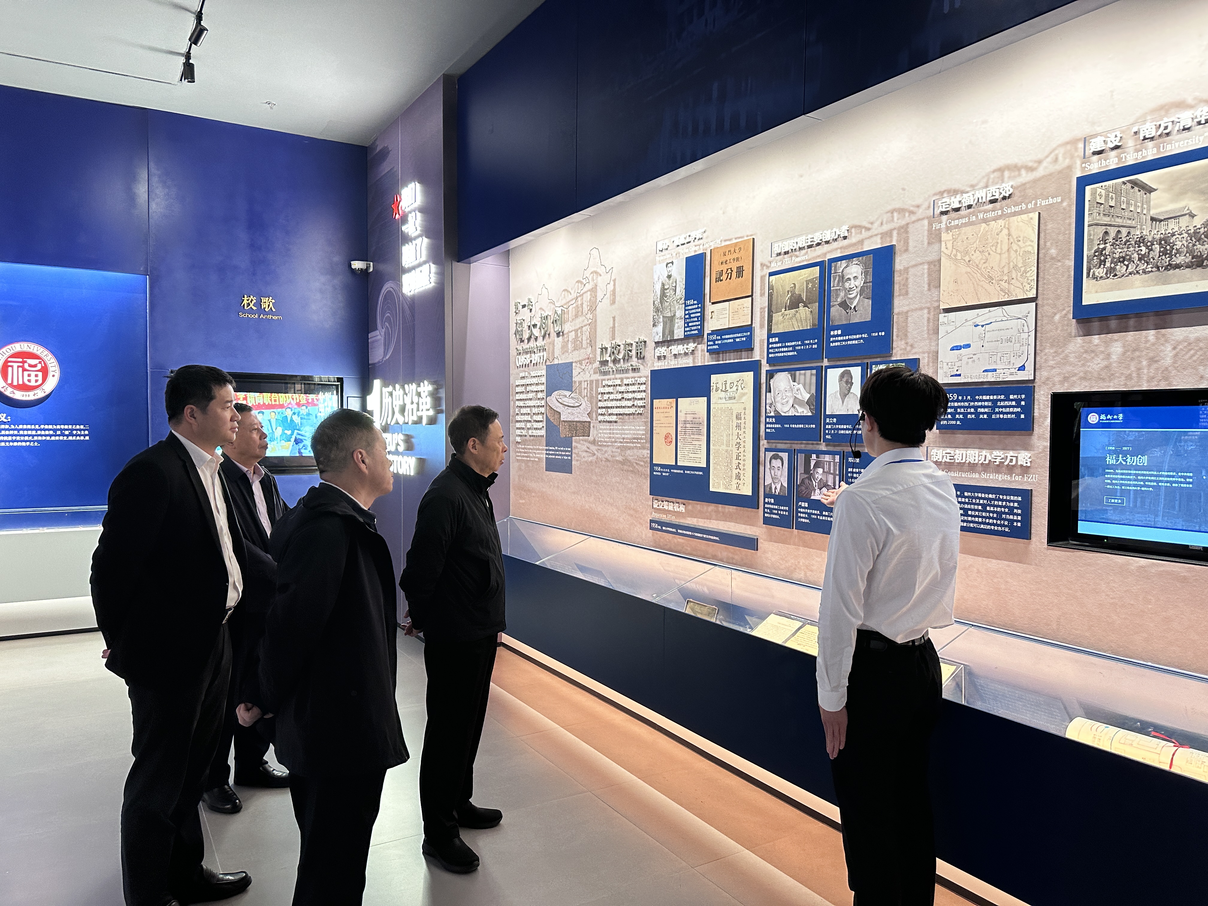 王建华会长一行参观校史馆-曹新.jpg 王建华会长一行参观校史馆-曹新.jpg