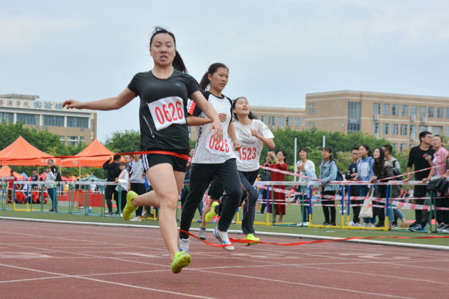 女学乙200m 郑曼如摄 (1 - 1)