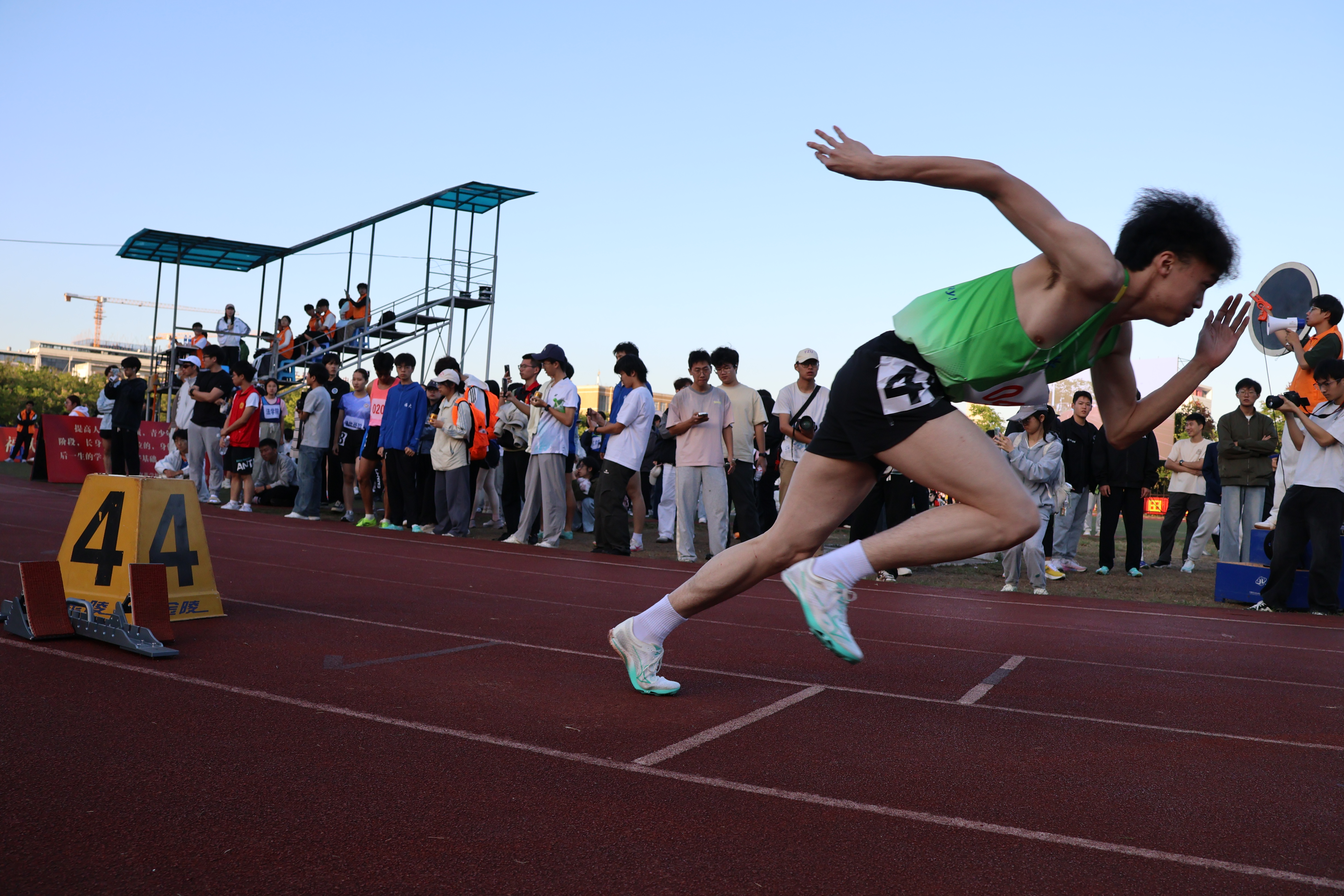 20251114 男学乙400米傅荣春.JPG