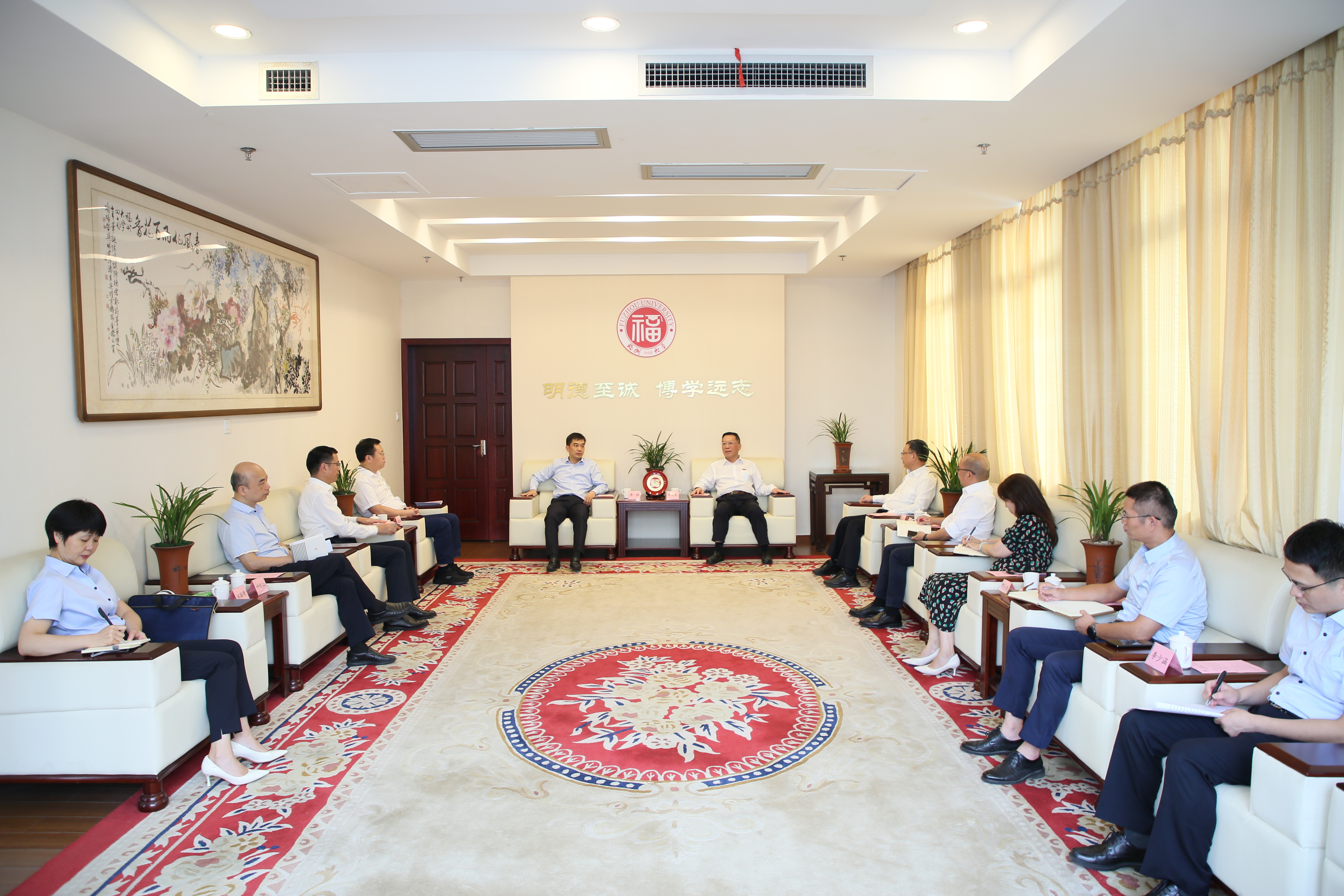 工商银行福建分行李强行长一行来访我校