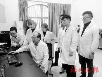 20250414福州晚报《福大研制首款“自愈再生”丙烷脱氢催化剂》2.jpg