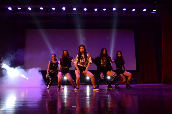 福大人文学院上演才艺与青春的迎新晚会盛宴 福大人文学院上演才艺与青春的迎新晚会盛宴