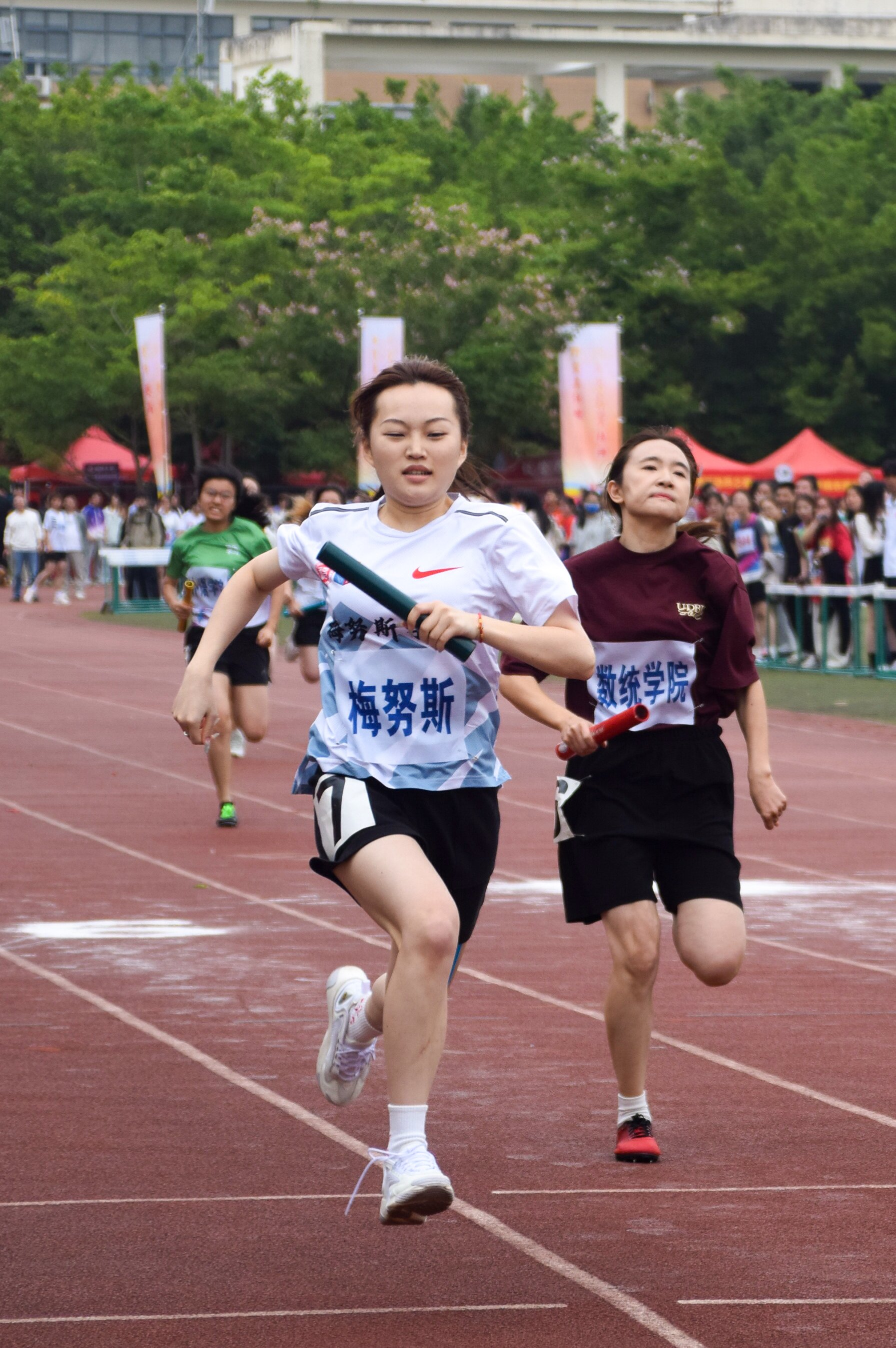 20241109女学乙4×100米决赛融媒体中心视觉传媒部朱馨玥摄_proc.jpg