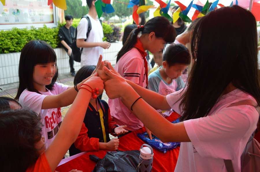 制作“奶茶”现场.jpg?x-oss-process=style/w10