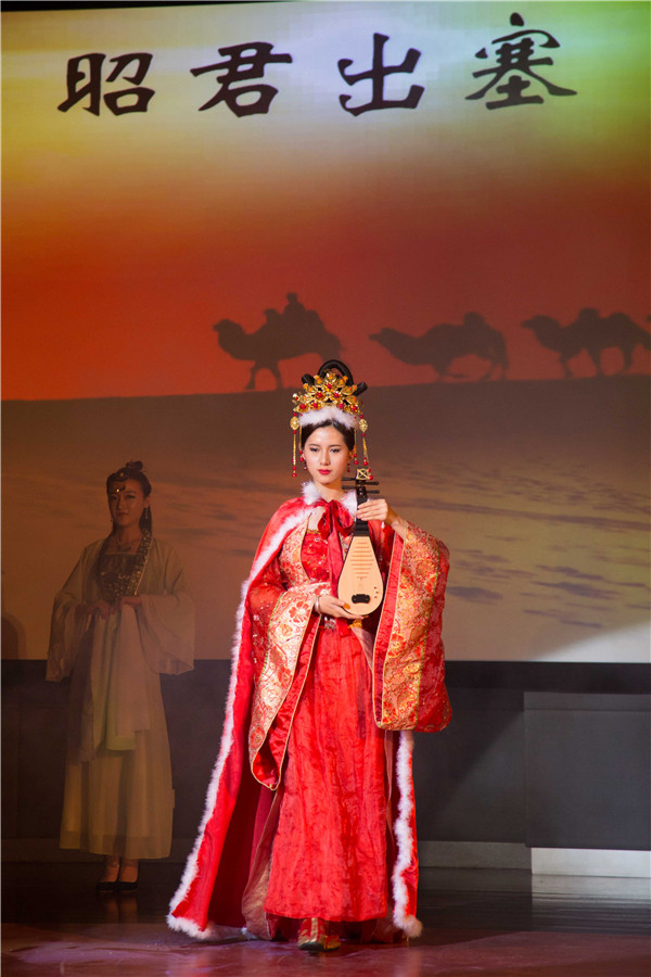 数计、环资、生工三学院联袂带来《文明记忆》 将古中国、古印度、古希腊等古文明一一搬上舞台 重拾文明的记忆 刘天宇 摄