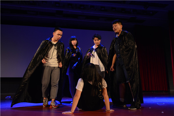 物信学院表演2 张翔鸿摄