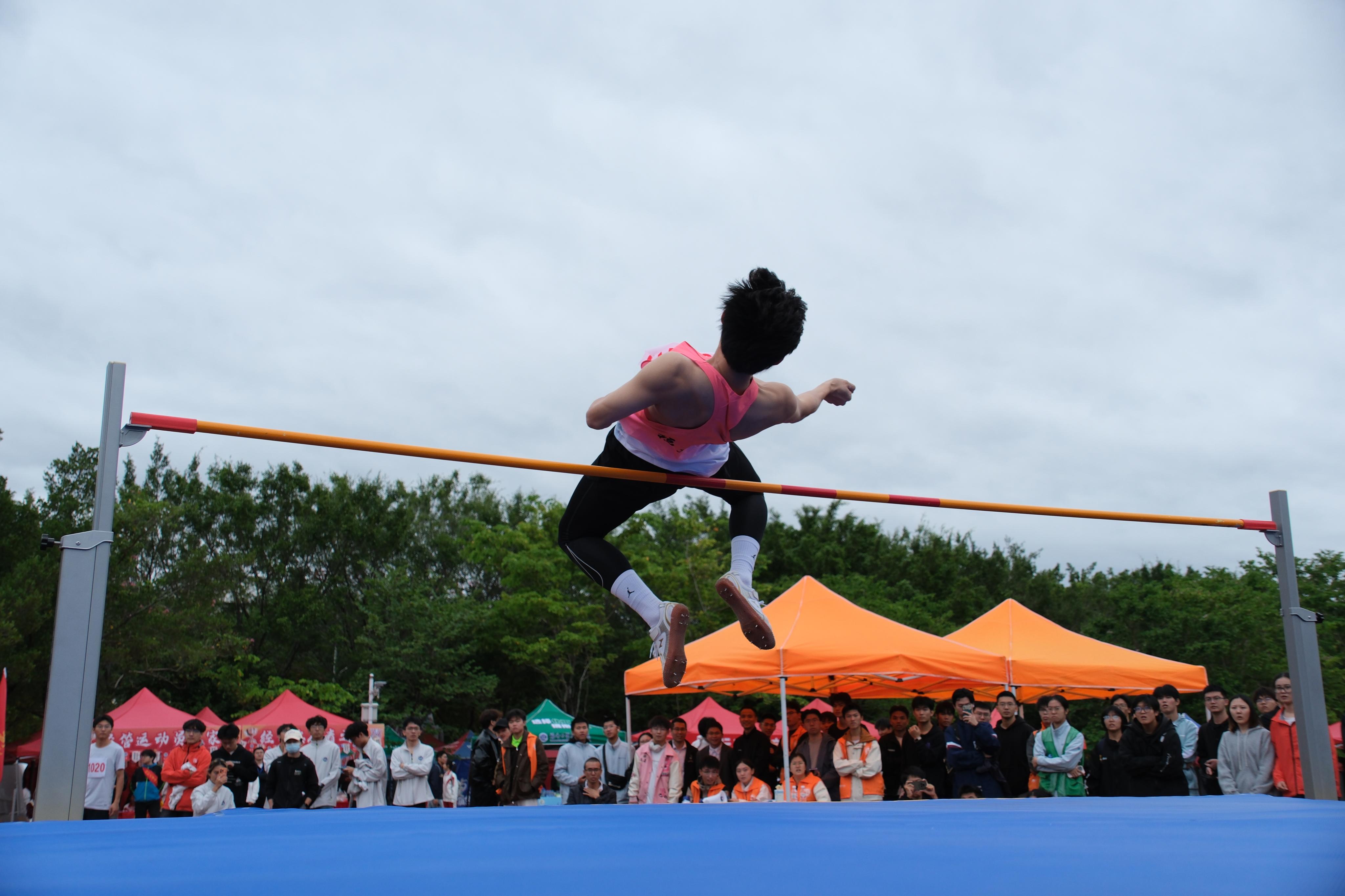 20251113男学甲跳高 张宸瑞摄.JPG