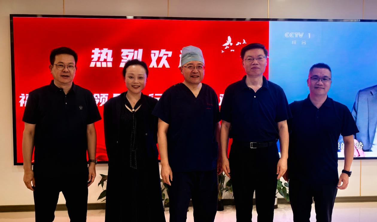 20260810对标一流拓合作 协同育人促发展——福州大学代表团赴复旦大学附属中山医院参观交流1医学院.png